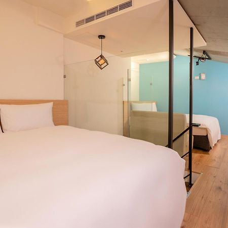 Check Inn Express Taichung Yizhong Bagian luar foto