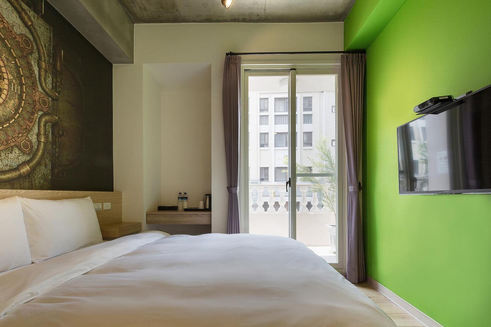 Check Inn Express Taichung Yizhong Bagian luar foto