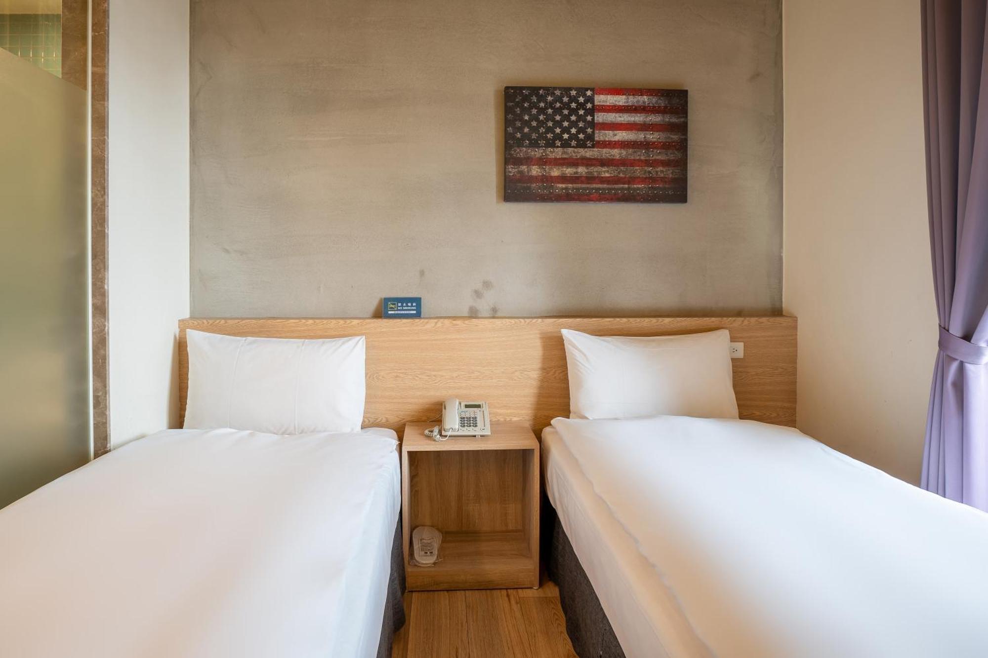Check Inn Express Taichung Yizhong Bagian luar foto