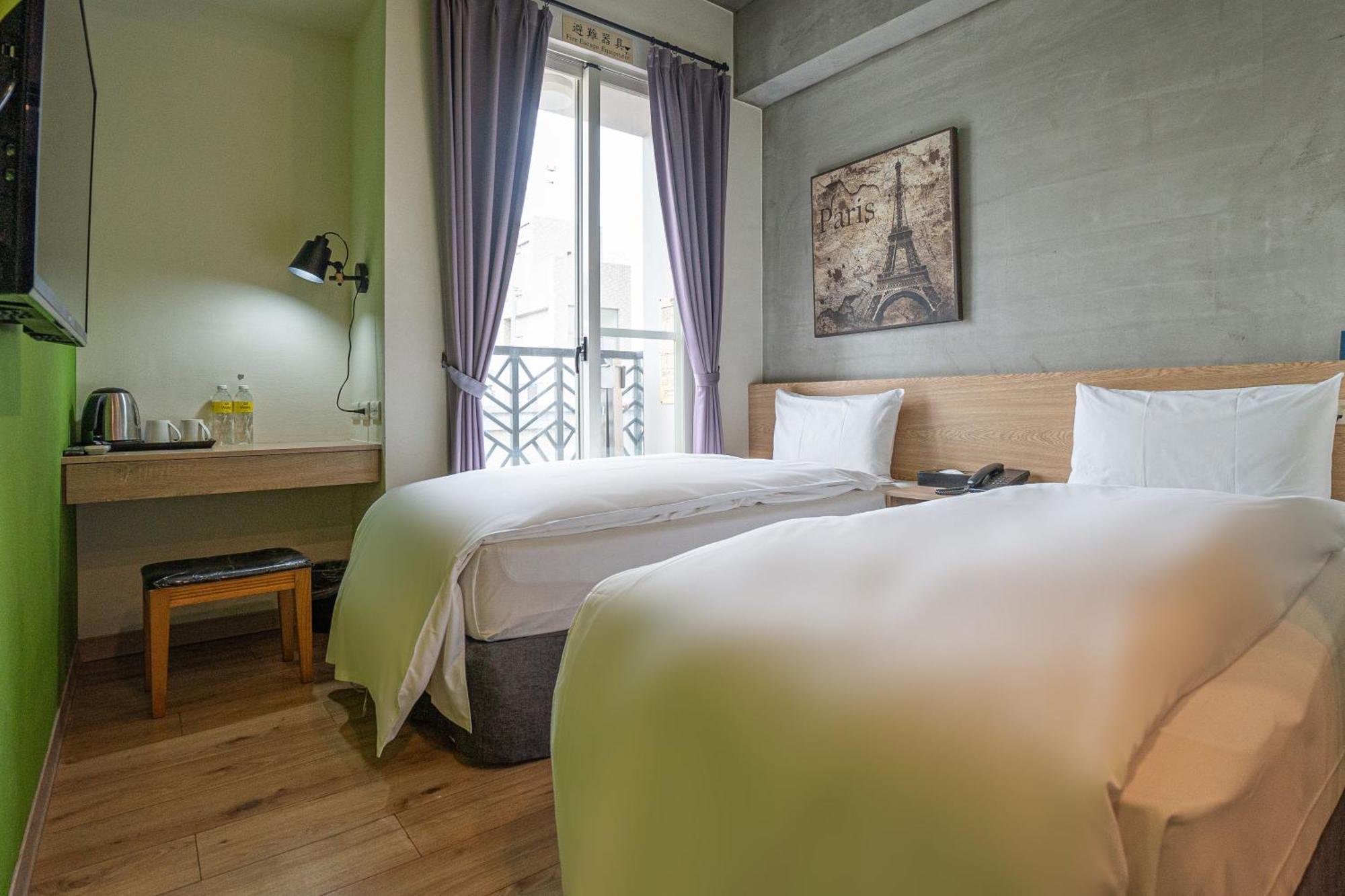 Check Inn Express Taichung Yizhong Bagian luar foto