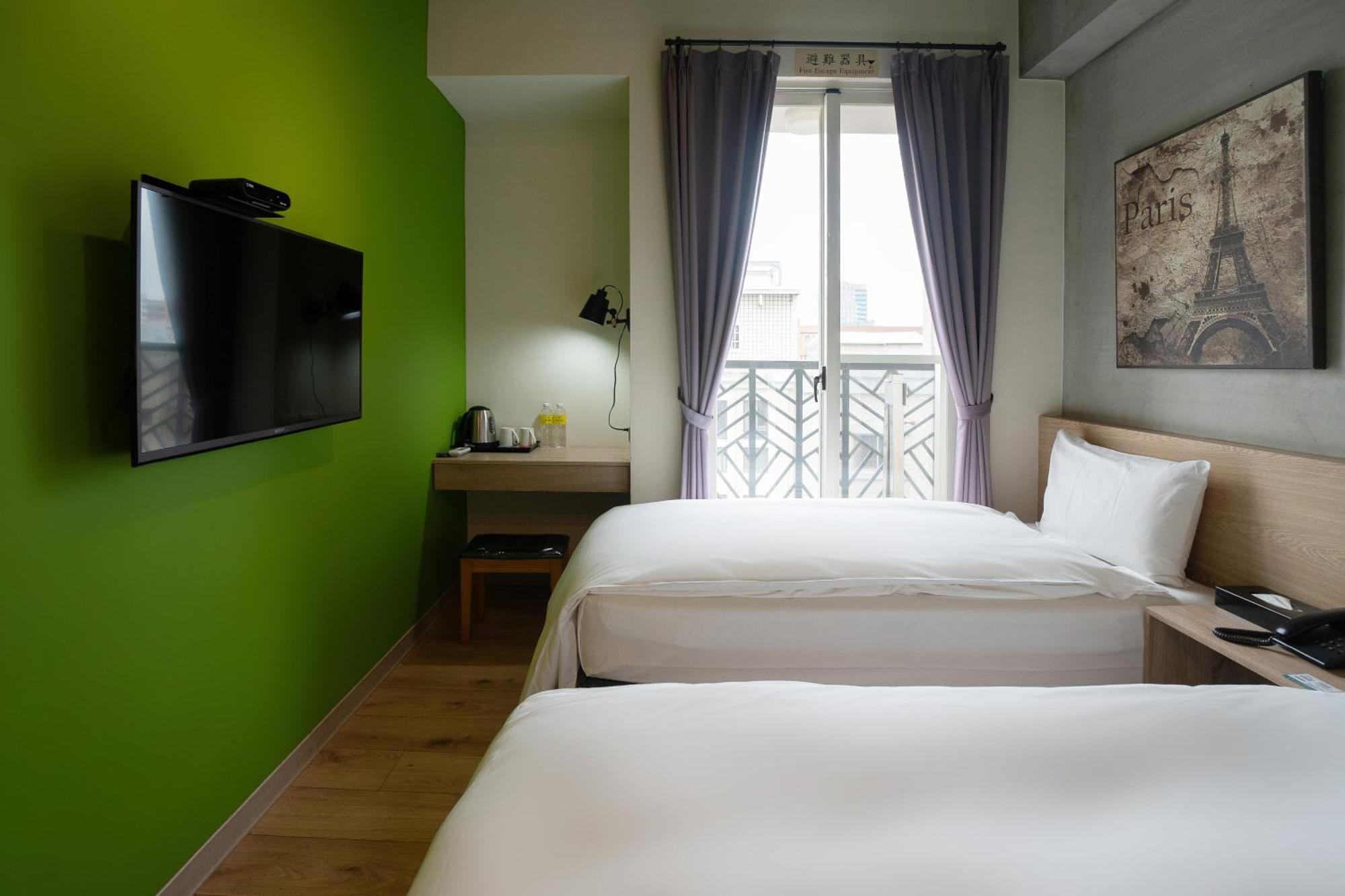 Check Inn Express Taichung Yizhong Bagian luar foto