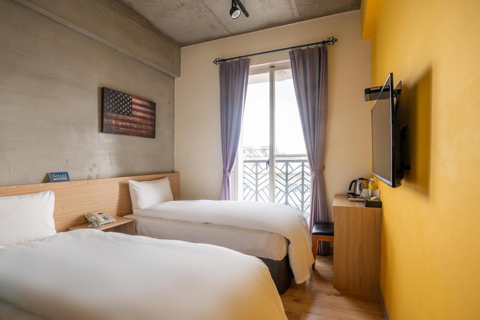 Check Inn Express Taichung Yizhong Bagian luar foto