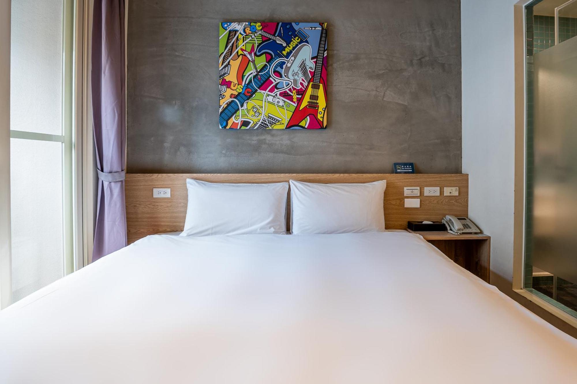 Check Inn Express Taichung Yizhong Bagian luar foto