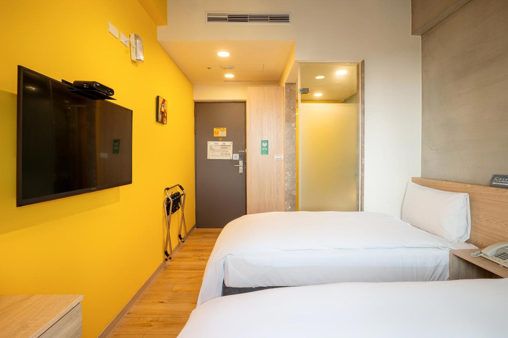 Check Inn Express Taichung Yizhong Bagian luar foto
