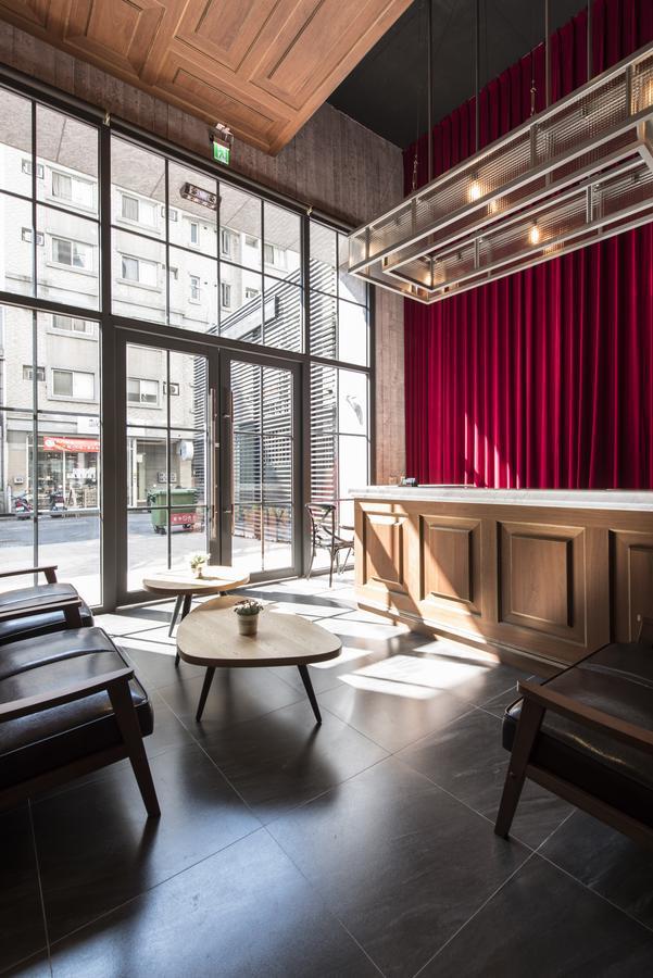 Check Inn Express Taichung Yizhong Bagian luar foto