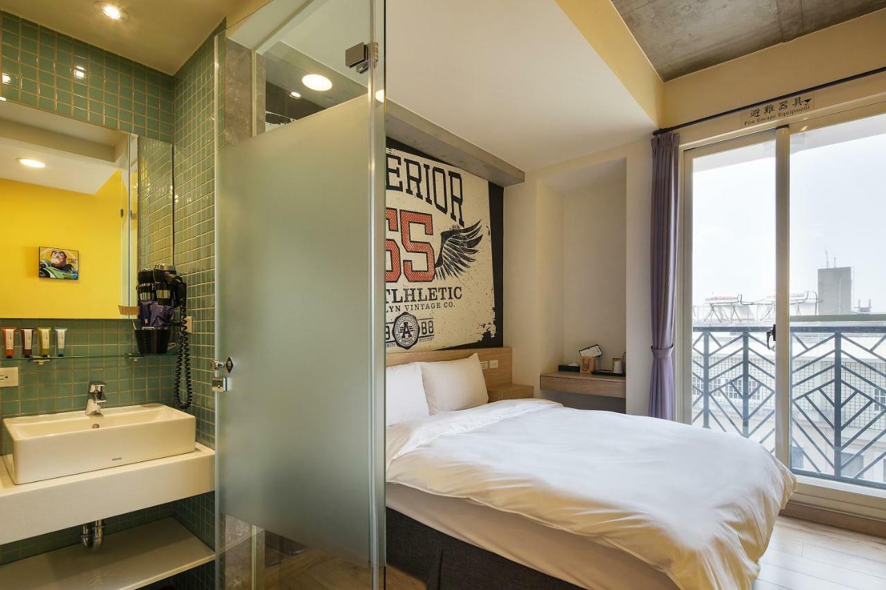 Check Inn Express Taichung Yizhong Bagian luar foto
